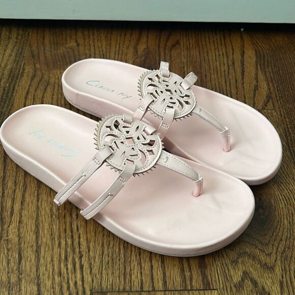 CIRCUS BY SAM EDELMAN Jules Medallion Footbed Sandals Size 7.5 New without Box - Picture 1 of 6